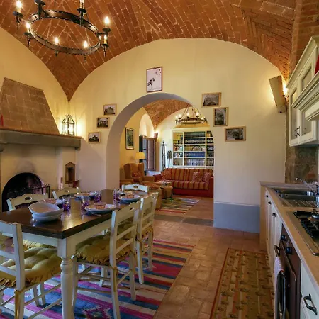 Elegant Farmhouse In With Swimming Pool Cortona