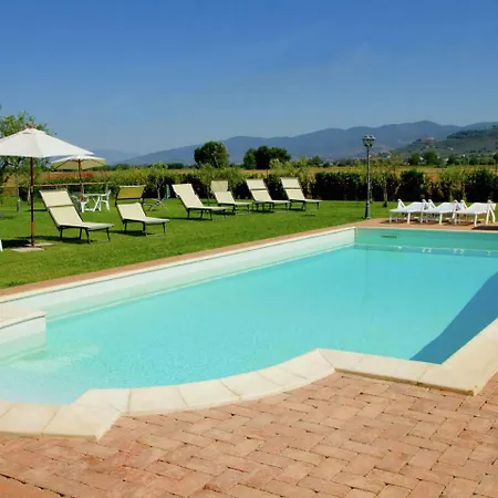 Casa vacanze Elegant Farmhouse In With Swimming Pool