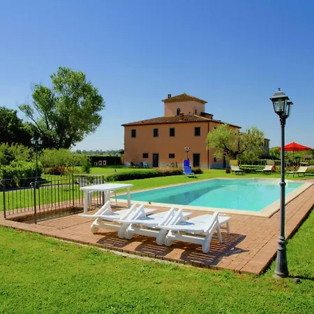 Casa vacanze Elegant Farmhouse In With Swimming Pool Cortona